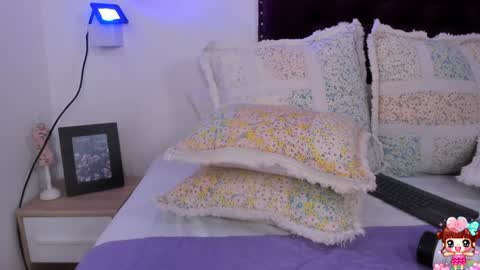 Snapshot of khloe_cutee chatting on December 28, 2024, 11:16 pm Khloe Cute online show from December 28, 2024, 11:16 pm