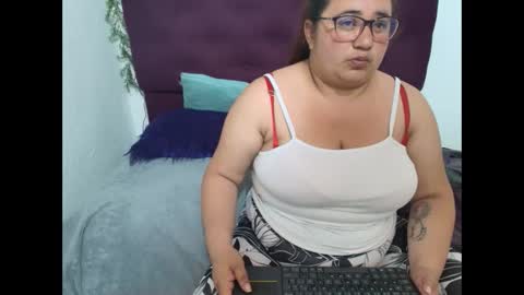 Snapshot of khloe_tommson_ chatting on September 25, 2025, 12:31 pm khloe_tommson_ online show from September 25, 2025, 12:31 pm