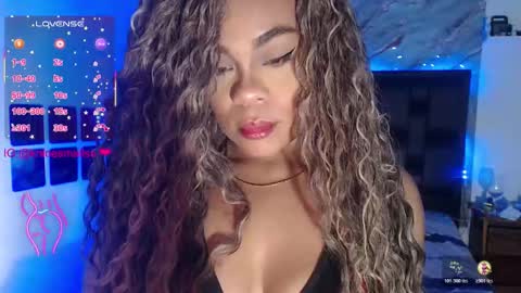 Snapshot of khloesmalls chatting on November 18, 2025, 5:45 am online show from November 18, 2025, 5:45 am