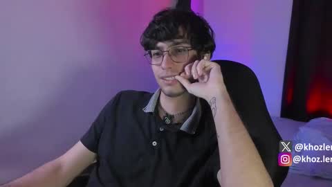 khozler_ online show from November 28, 2025, 3:53 am