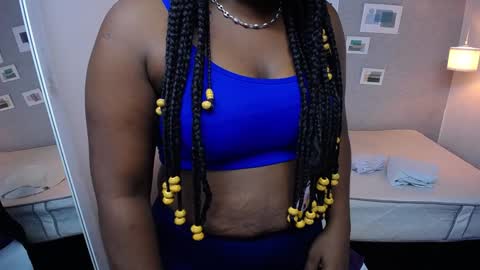 Snapshot of kiara_evanss chatting on December 18, 2024, 8:25 pm Kiara online show from December 18, 2024, 8:25 pm