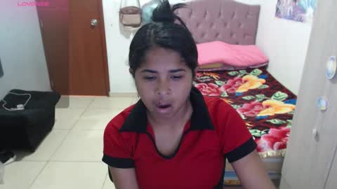 Kiara online show from December 13, 2025, 7:53 pm