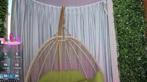 Kiara Zahiri online show from November 1, 2025, 10:50 am