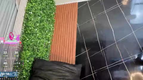 Kiara Zahiri online show from November 3, 2025, 11:00 am