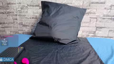 Kiara Zahiri online show from December 3, 2025, 11:08 am