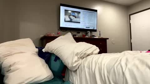 Snapshot of kibrombariu45 chatting on November 3, 2025, 12:50 pm HunneysPlayRoom online show from November 3, 2025, 12:50 pm