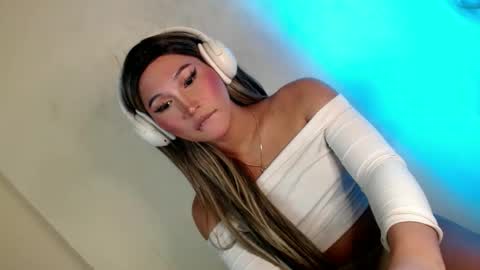 Snapshot of kiera_on_fire chatting on December 12, 2024, 9:19 am Kiera online show from December 12, 2024, 9:19 am