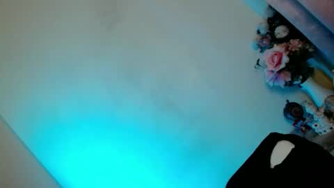 Snapshot of kiera_on_fire chatting on November 28, 2025, 5:43 am Kiera online show from November 28, 2025, 5:43 am