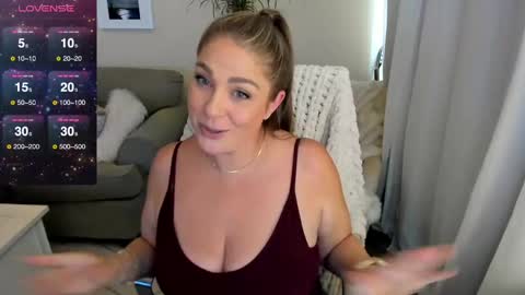 Snapshot of kierareines chatting on September 17, 2025, 11:50 pm Kiera Reines online show from September 17, 2025, 11:50 pm