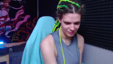 Kiki online show from November 4, 2025, 9:52 am