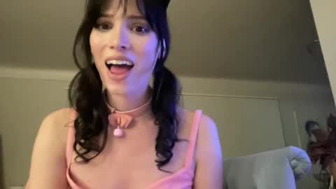 Kiki Hart online show from February 1, 2025, 5:28 am