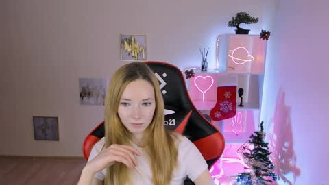 kim_boyd online show from December 16, 2024, 12:06 pm