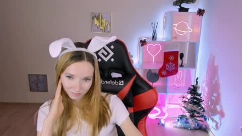 kim_boyd online show from December 18, 2024, 12:07 pm