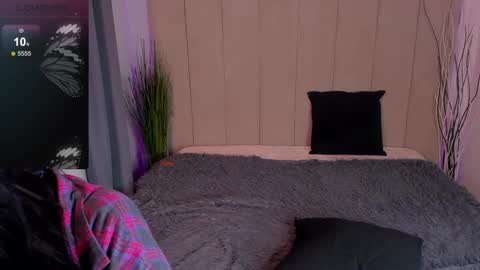 Snapshot of kim_brownie chatting on February 14, 2025, 9:13 am Kim online show from February 14, 2025, 9:13 am