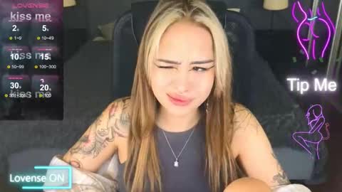 Snapshot of kim_brownie chatting on September 12, 2025, 5:18 am Kim online show from September 12, 2025, 5:18 am