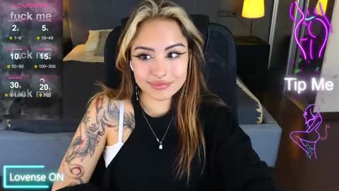 Snapshot of kim_brownie chatting on September 14, 2025, 6:56 am Kim online show from September 14, 2025, 6:56 am