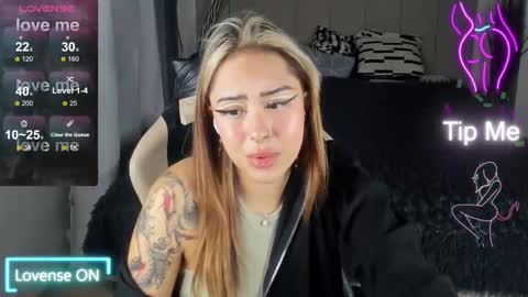 Snapshot of kim_brownie chatting on September 25, 2025, 8:56 pm Kim online show from September 25, 2025, 8:56 pm