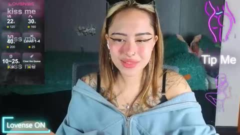 Snapshot of kim_brownie chatting on October 5, 2025, 5:17 am Kim online show from October 5, 2025, 5:17 am