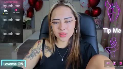 Snapshot of kim_brownie chatting on October 6, 2025, 5:05 am Kim online show from October 6, 2025, 5:05 am