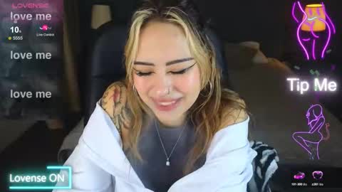 Snapshot of kim_brownie chatting on October 14, 2025, 4:57 am Kim online show from October 14, 2025, 4:57 am