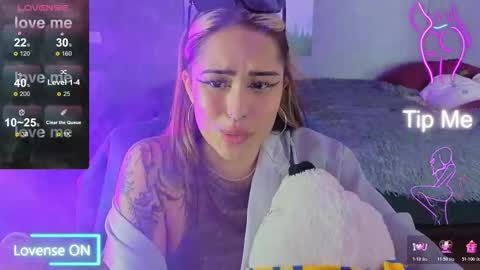 Snapshot of kim_brownie chatting on October 28, 2025, 5:26 pm Kim online show from October 28, 2025, 5:26 pm