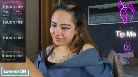 Snapshot of kim_brownie chatting on November 13, 2025, 8:24 am Kim online show from November 13, 2025, 8:24 am