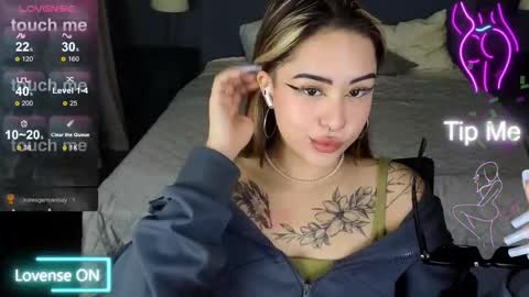 Snapshot of kim_brownie chatting on November 30, 2025, 5:33 am Kim online show from November 30, 2025, 5:33 am