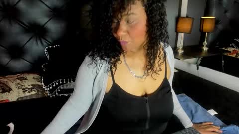 Kim Marquez online show from November 27, 2025, 10:12 pm