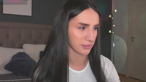 Kim Oberlin online show from December 1, 2025, 11:04 am