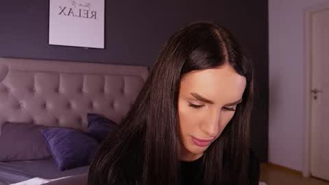 Kim Oberlin online show from December 4, 2025, 11:30 am