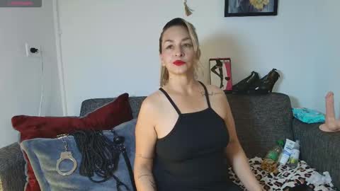 Kim online show from November 27, 2025, 6:54 pm