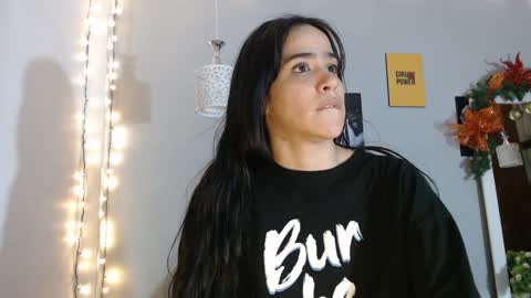 Snapshot of kimandyuk chatting on December 17, 2024, 7:59 pm Kim  Yuk online show from December 17, 2024, 7:59 pm