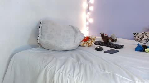 Snapshot of kimandyuk chatting on January 25, 2025, 1:10 am Kim  Yuk online show from January 25, 2025, 1:10 am