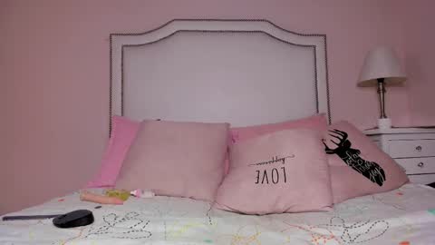 Snapshot of kimapril chatting on March 12, 2025, 11:22 pm April online show from March 12, 2025, 11:22 pm