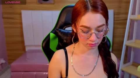 Snapshot of kimberly23_a chatting on December 13, 2025, 10:37 pm Kim online show from December 13, 2025, 10:37 pm