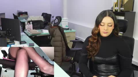 Kimberly 1200-1900 GMT-5 online show from February 24, 2025, 9:31 pm