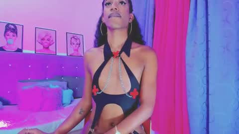 Your Queen KIM online show from January 22, 2025, 5:59 am