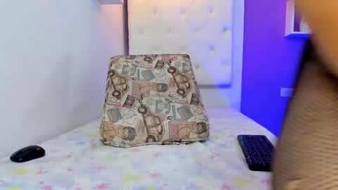 Snapshot of kimberly_xoxo_3 chatting on September 11, 2025, 10:59 am online show from September 11, 2025, 10:59 am