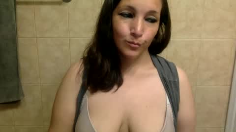 Snapshot of kimberlylynn chatting on October 31, 2025, 9:54 am KimberlyLynn online show from October 31, 2025, 9:54 am