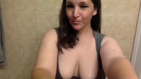 Snapshot of kimberlylynn chatting on November 20, 2025, 12:33 am KimberlyLynn online show from November 20, 2025, 12:33 am