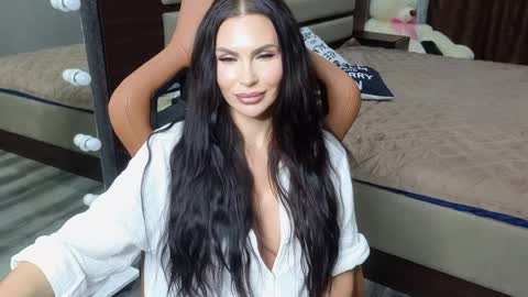 KIm online show from March 5, 2025, 3:18 pm