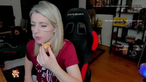 Wolfs Girl online show from December 17, 2025, 9:32 pm