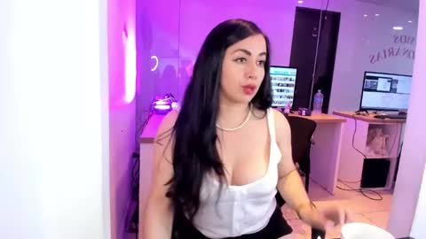 Snapshot of kimkalifa chatting on September 24, 2025, 1:14 pm Camila online show from September 24, 2025, 1:14 pm