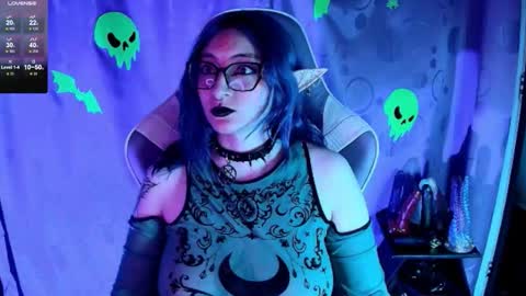   online show from November 17, 2025, 1:50 pm