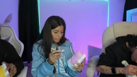 kimmi online show from December 28, 2024, 3:04 am