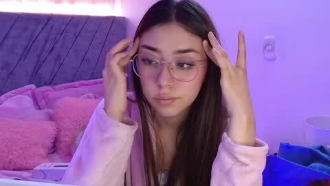 Snapshot of kimmy_veggaa chatting on September 18, 2025, 6:21 pm kimm online show from September 18, 2025, 6:21 pm