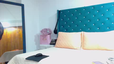 Kim online show from December 17, 2025, 2:45 pm