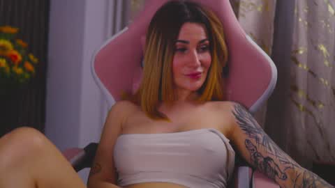 Snapshot of kimskye chatting on February 5, 2025, 3:52 pm KimSkye online show from February 5, 2025, 3:52 pm