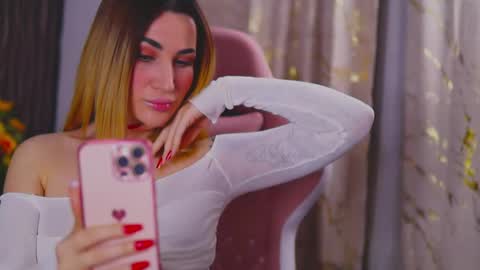 Snapshot of kimskye chatting on February 17, 2025, 10:47 pm KimSkye online show from February 17, 2025, 10:47 pm