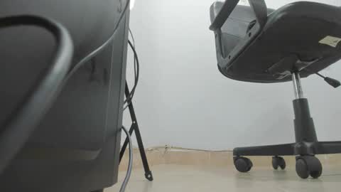 Kim Thompson online show from December 18, 2024, 12:18 pm